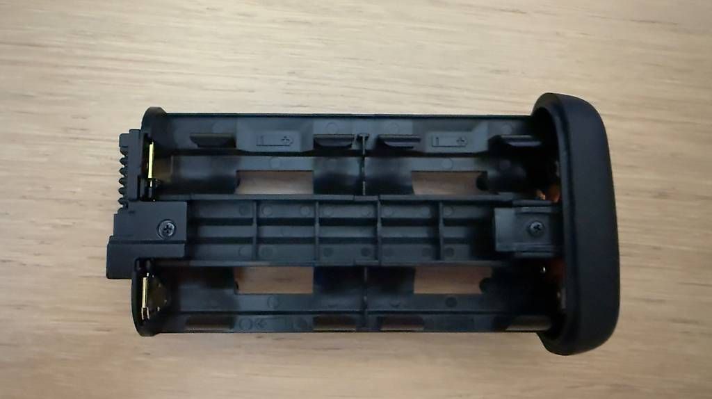 Nikon Accus & piles: NIKON MS-D12 BATTERY HOLDER – D'occasion à Giubiasco par SandroWeb 1