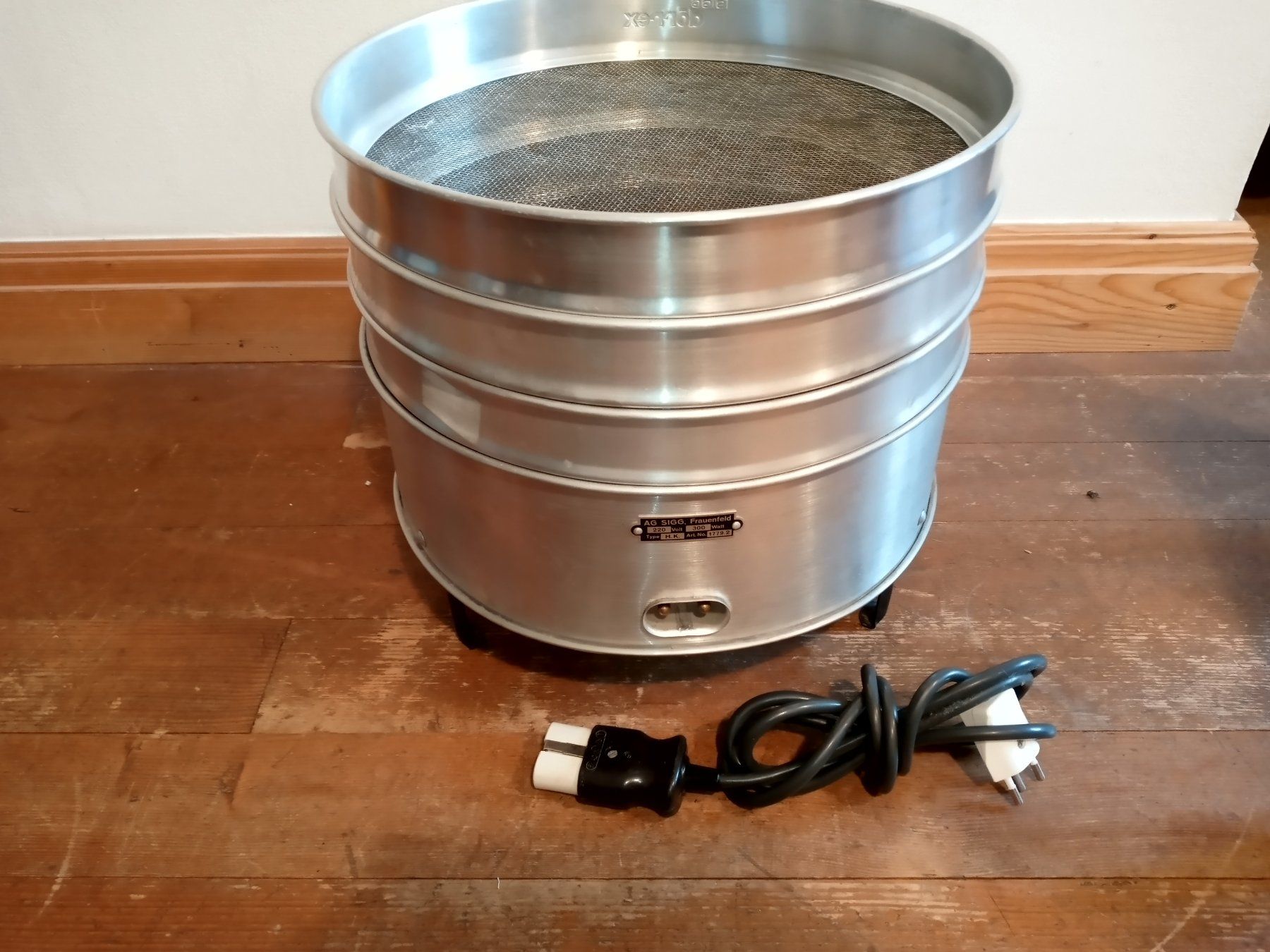 Sigg Elettrodomestici da cucina: Sigg dörrex Dörrgerät mit 3 Gitter – Usato da Prez-vers-Siviriez venduto da Monija70 1
