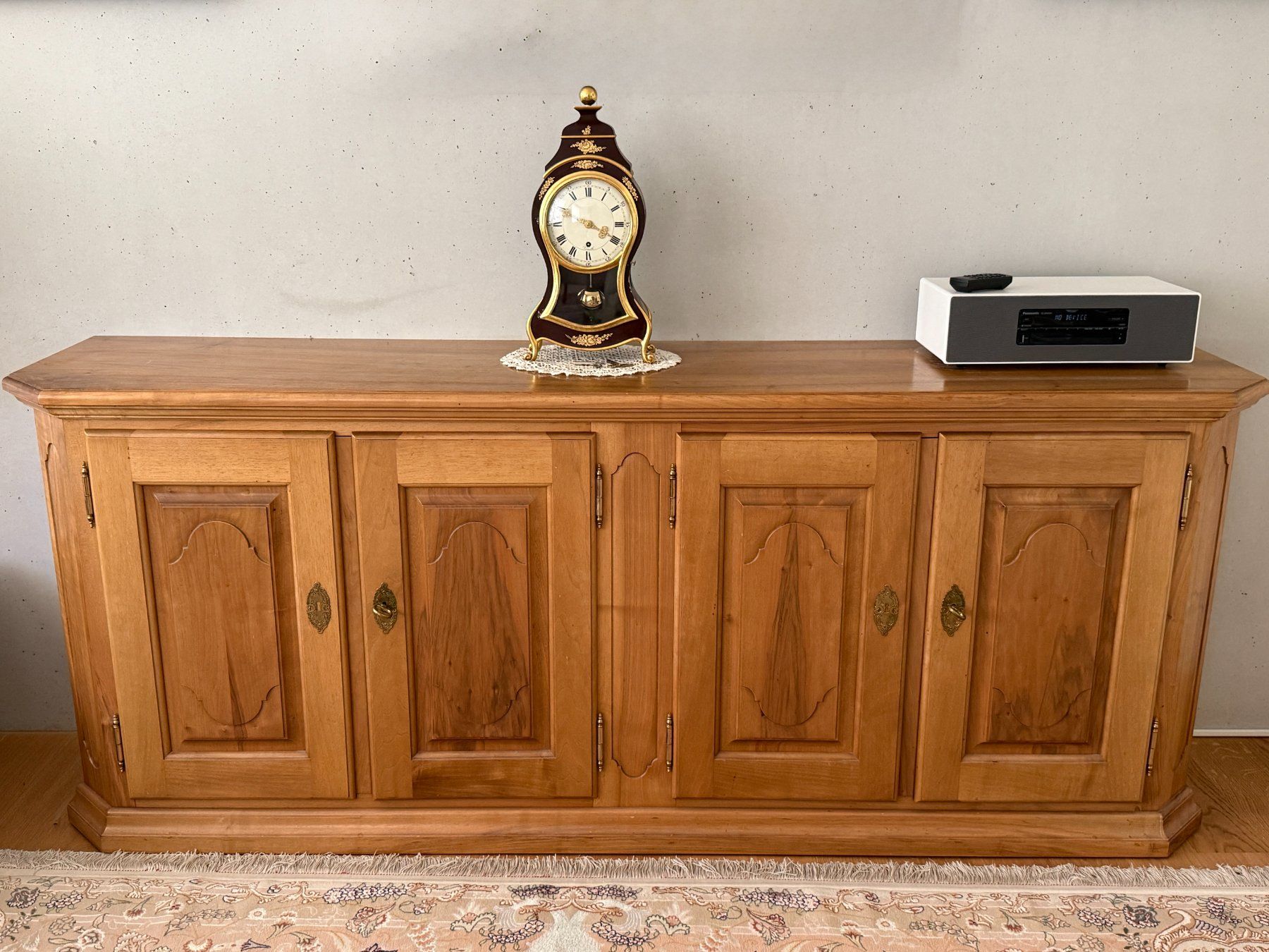 Credenze: Designer Sideboards aus Holz / "Appenzeller Möbel" – Usato da Brütten venduto da Brummer 1
