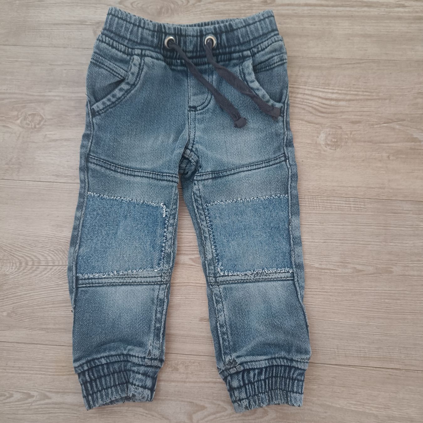 Pantalons: Hose Grösse 86  – D'occasion à Jaberg par urig17.