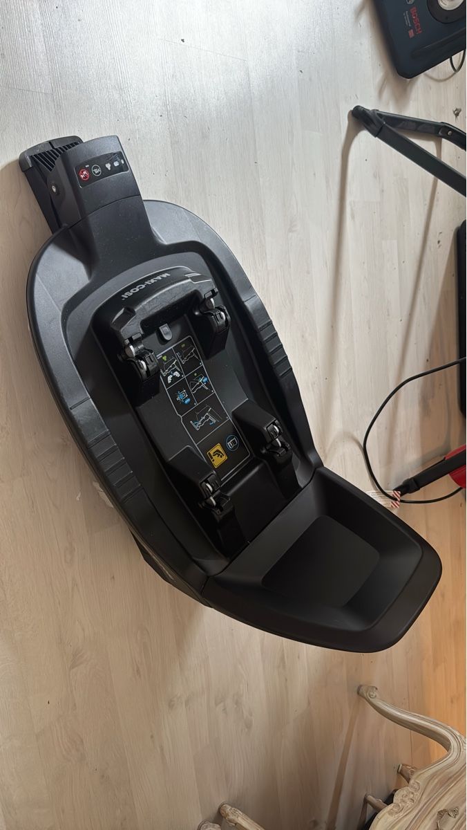 Maxi-Cosi Seggiolini per auto: Maxi Cosi FamilyFix3 Isofix Basisstation – Usato da Wittenwil venduto da eichmitronik