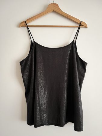 Schwarzes Schimmertop - glitzernder Alleskönner