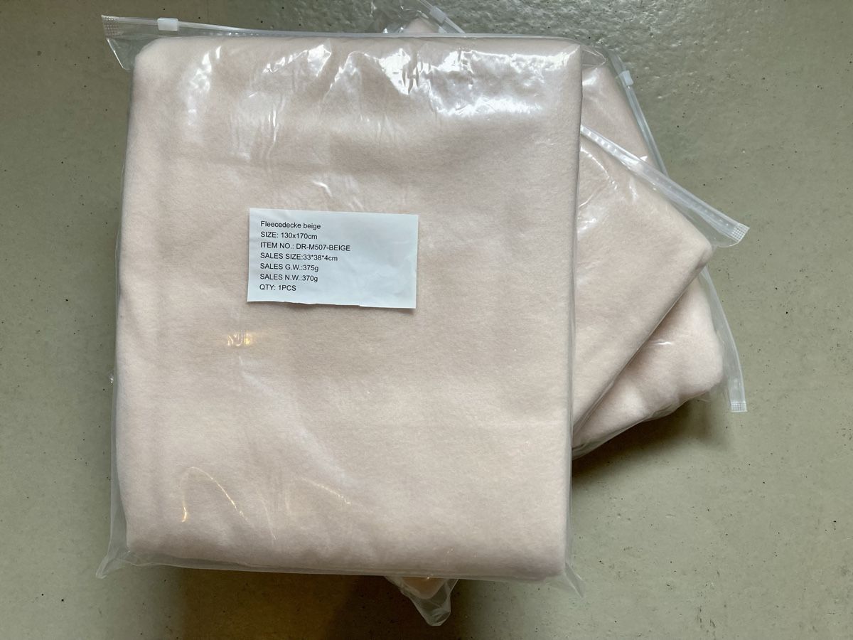 Coperte: Fleece Decken (3Stck) apricot-beige – Nuovo e nell'imballaggio originale da Stäfa venduto da Gian-S
