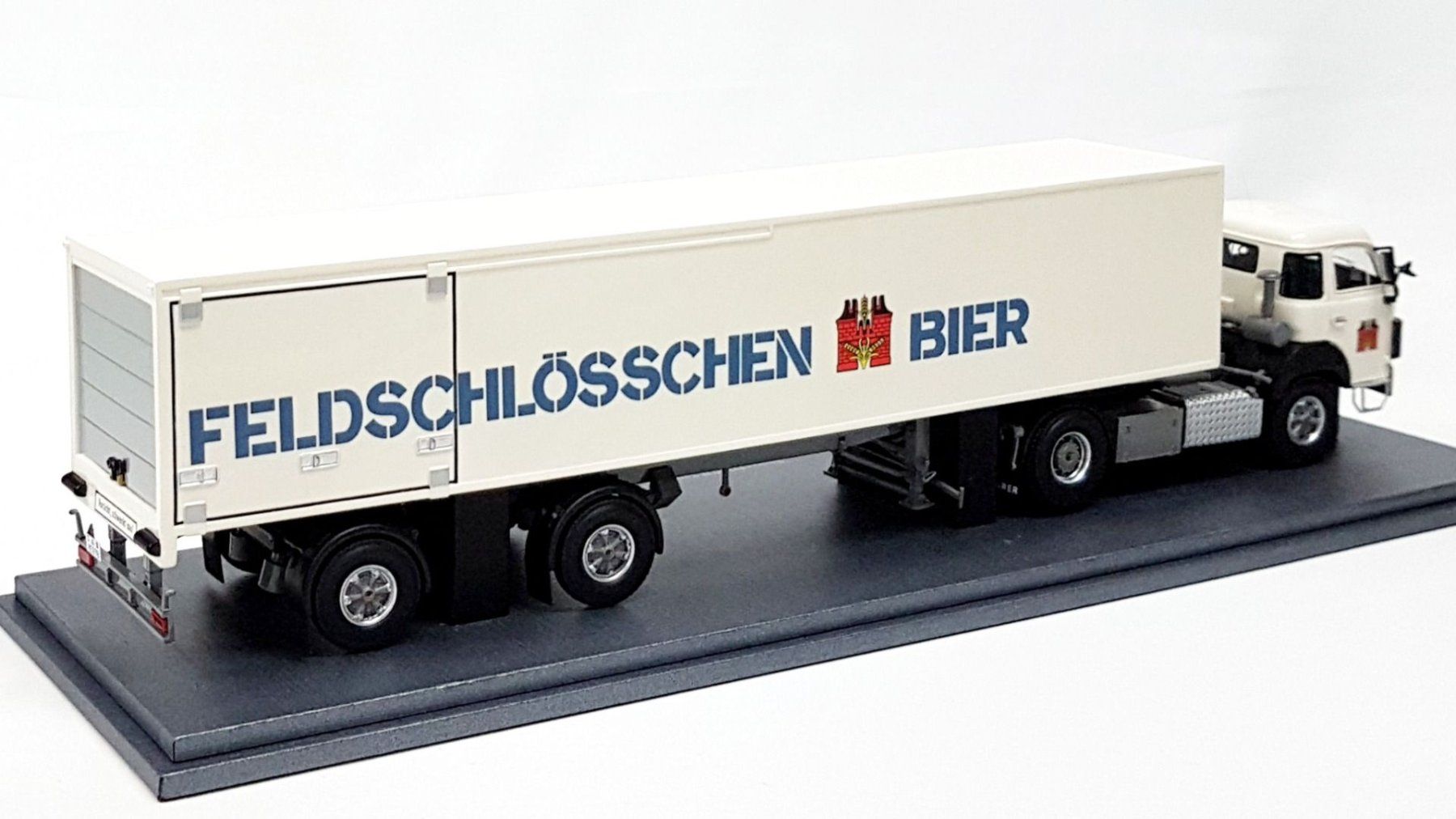 Kit di modellismo & Modellini statici: 1:43 Saurer D290B Frontlenker Sattelzug "Feldschlösschen" – Nuovo e nell'imballaggio originale da Affoltern am Albis venduto da Modellshop-8910 1