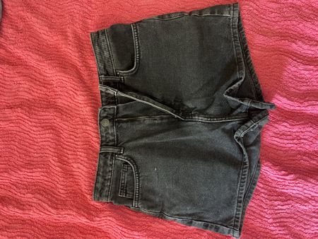 Short en jean noir femme Taille 36 bon état