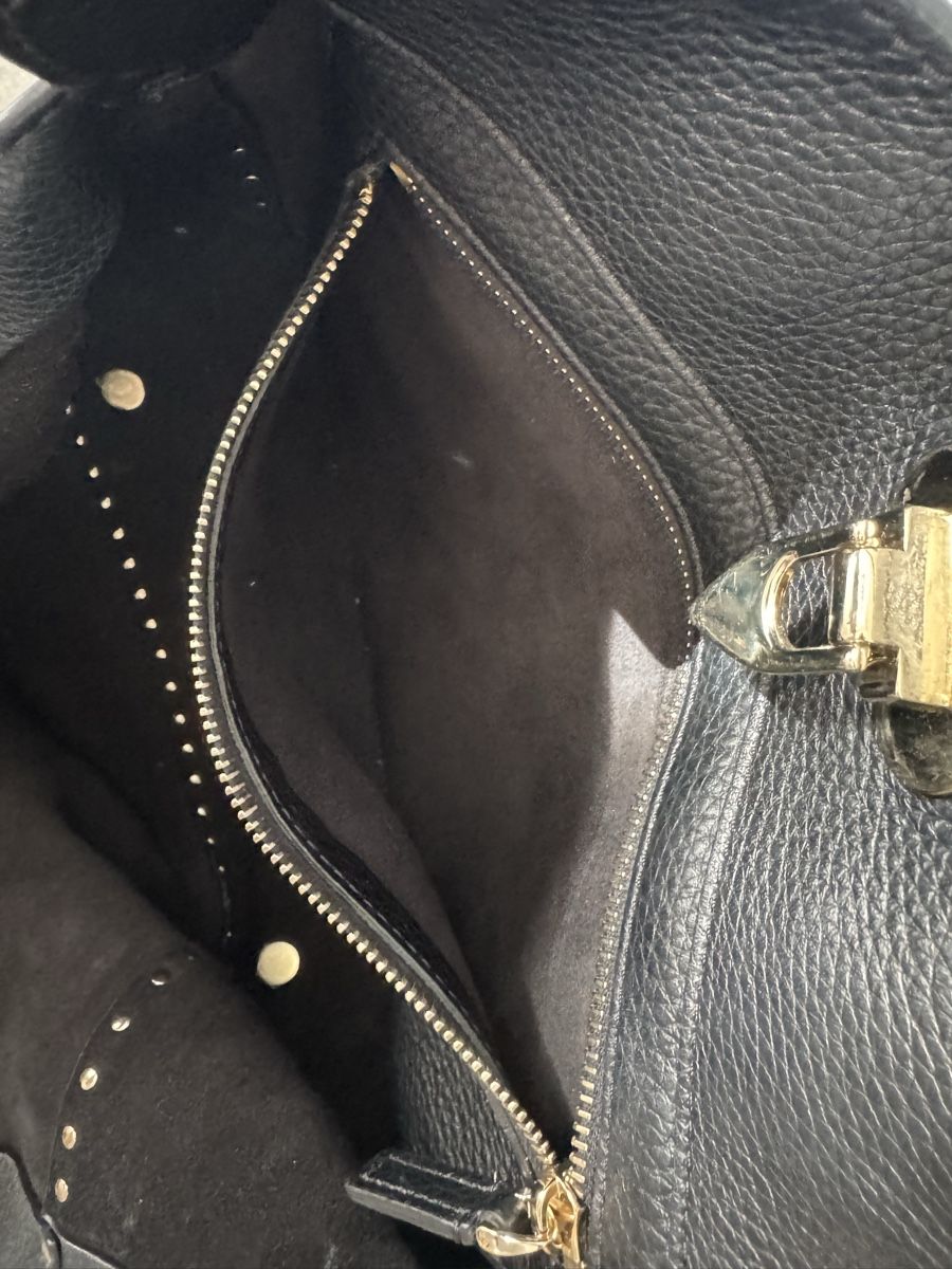 Valentino Taschen für Damen: Valentino Rockstud Tote - medium - like new – Neu (gemäss Beschreibung) aus Zürich von Benutzername-B 8