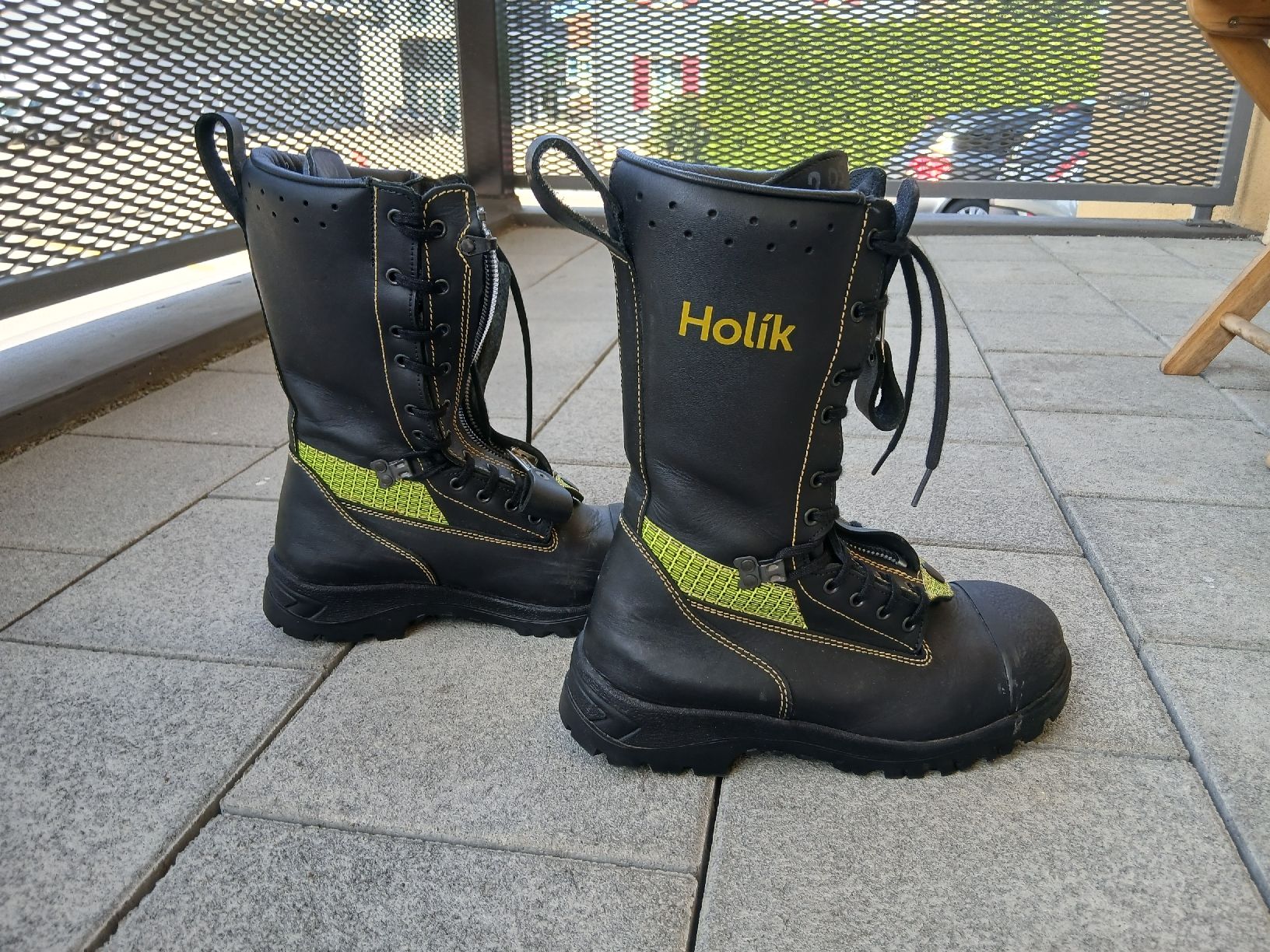 Scarpe da donna: Feuerwehrstiefel – Usato da Tobel venduto da rebe07 1