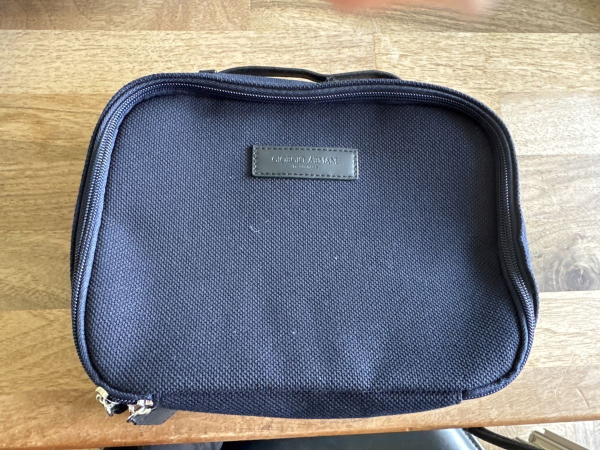 Custodie per cosmetici: Giorgio Armani Necessaire - Neu! – Nuovo e nell'imballaggio originale da Zürich venduto da Kia78