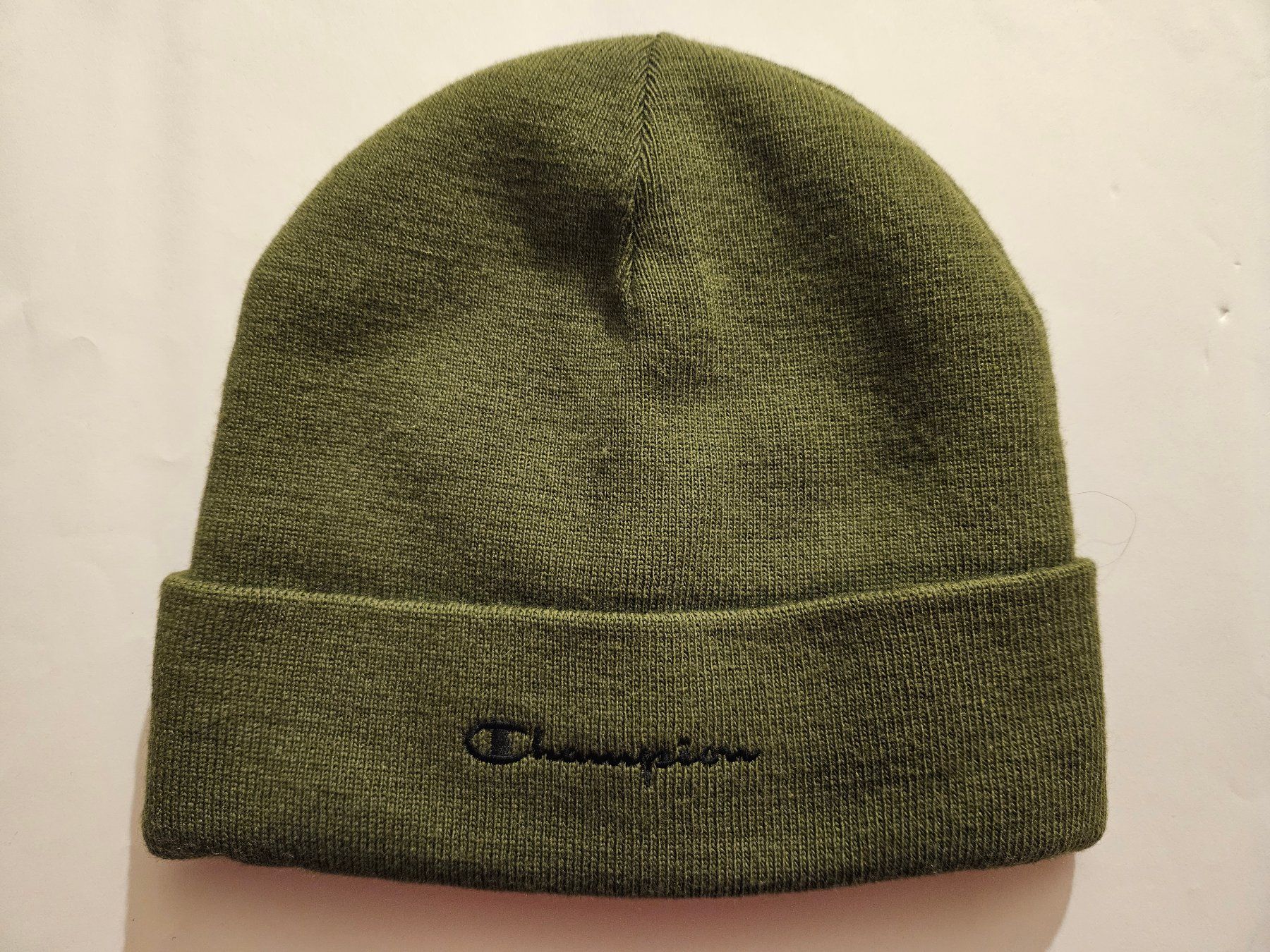 Champion Copricapi, berretti & cappellini: Kappe Champion Beanie Oliv – Nuovo e nell'imballaggio originale da Zäziwil venduto da Lesny3