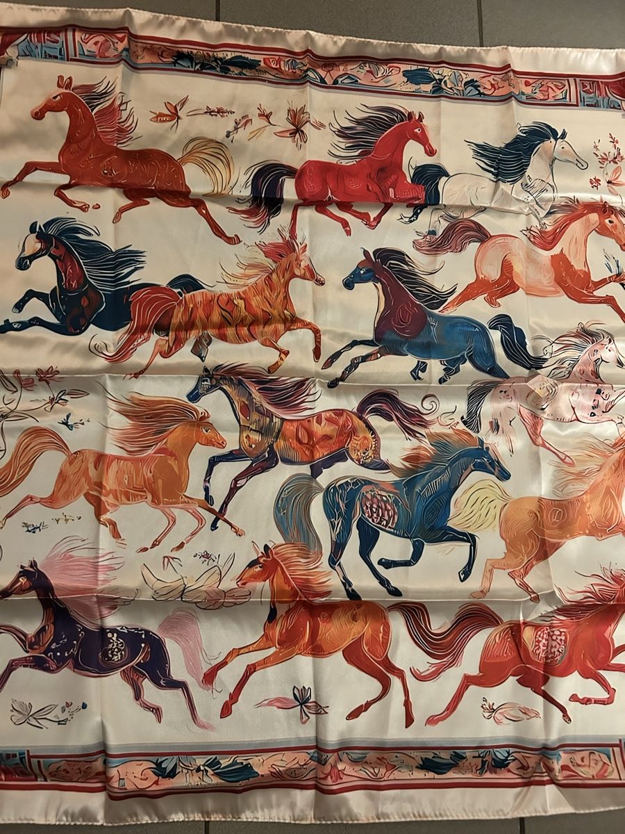 Foulard & Sciarpe: Pferde 🐎 Schal Viscose  – Nuovo (secondo la descrizione) da Hofstetten SO venduto da Treasurefinds 2