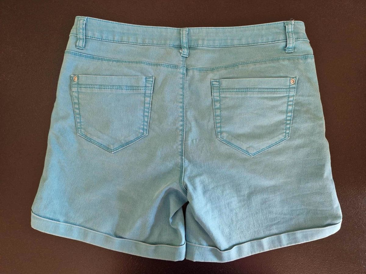 C&A Pantaloni: JeansShorts, Grösse 42, neu – Nuovo (secondo la descrizione) da Hittnau venduto da Katzenherz 2