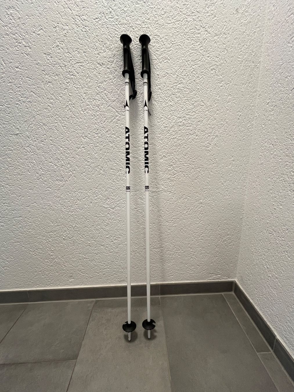 Atomic Bastoncini da sci: Atomic Skistöcke 105cm – Usato da Bern venduto da isa.grau