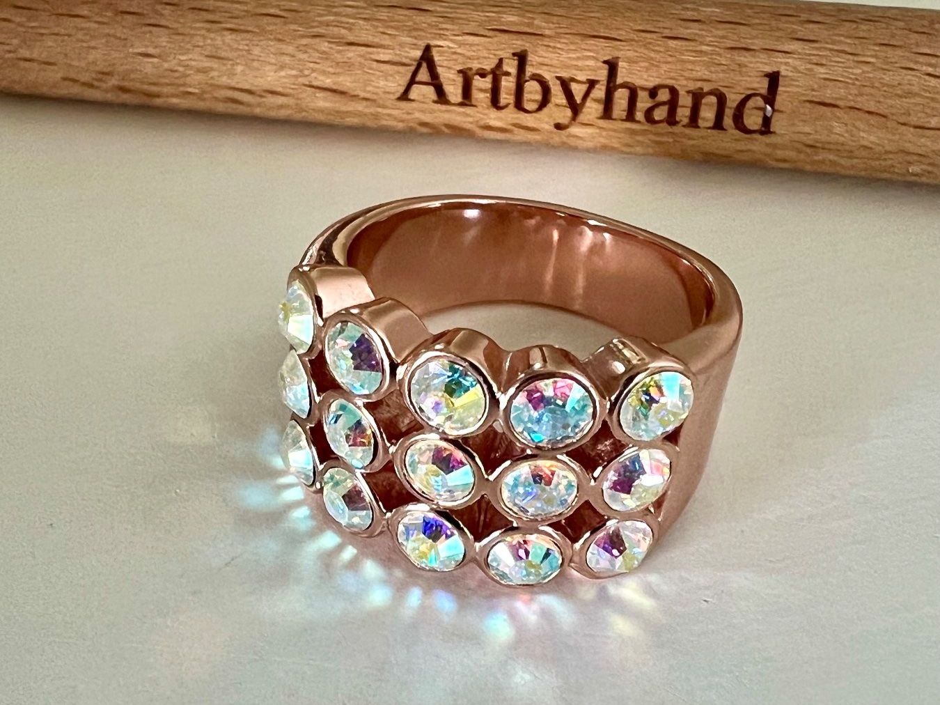 Anelli: Cocktail Ring roségold mit Aurora Borealis Kristallen – Usato da Ruswil venduto da artbyhand 2