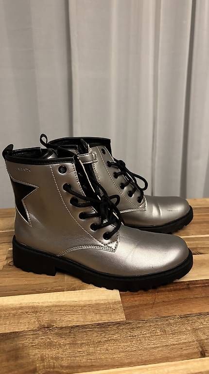 Scarpe per ragazze: Kinderstiefel Gr.34 – Usato da Fällanden venduto da ine_rt5z