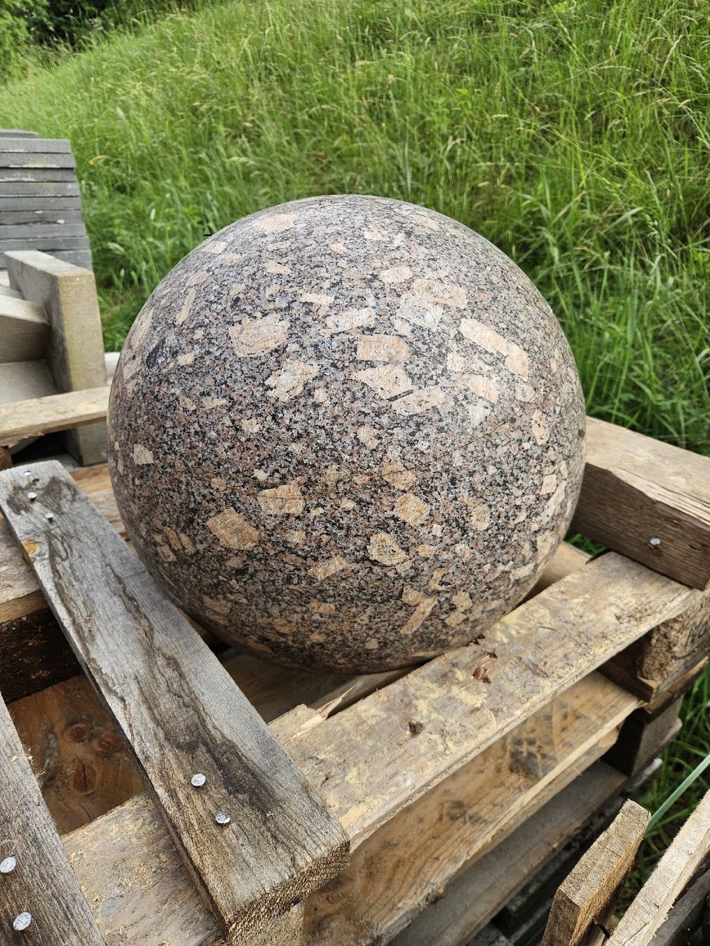 Steine & Dachziegeln: Steinkugel Glatt – Gebraucht aus Fischenthal von KevinE01