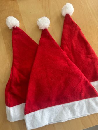 3 Weihnachtsmützen Nikolausmützen rot mit weissem Rand
