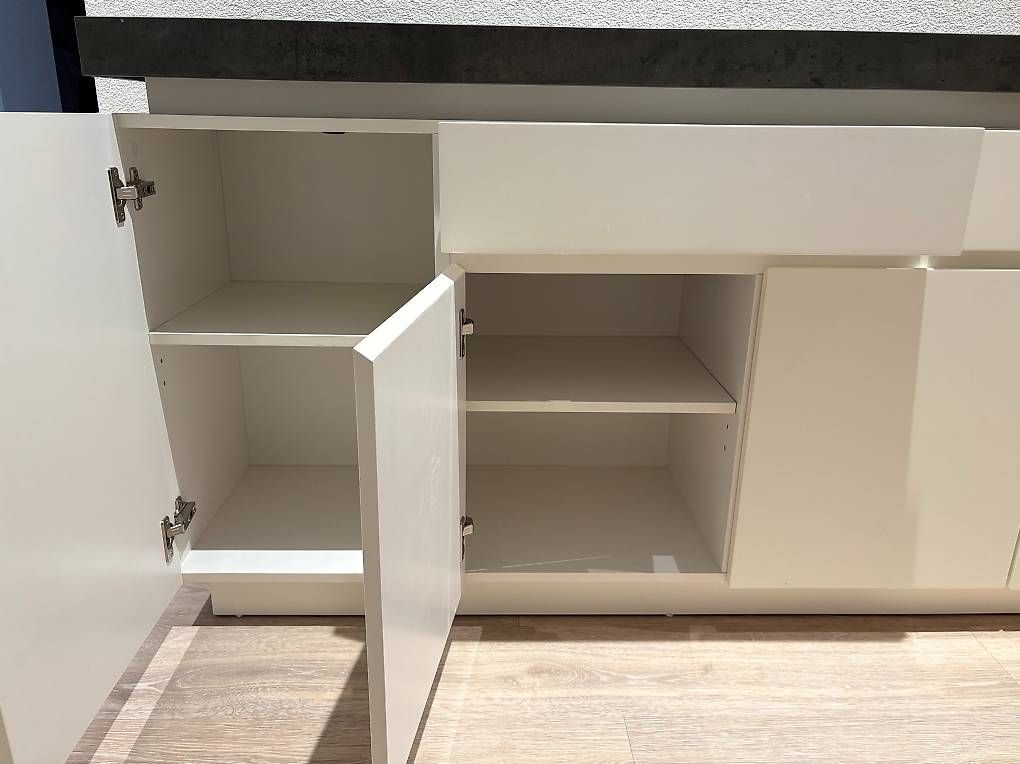 Cassettiere: Modernes Sideboard 200cm weiss/beton – Usato da Rombach venduto da lucamattei 2