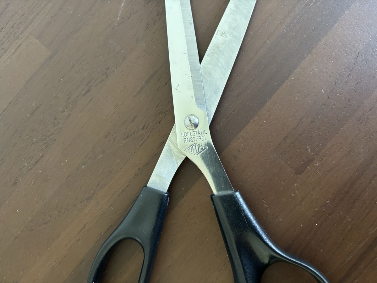 Tutti gli attrezzi: Schere: Large Stainless Steel Scissors, Rostfrei, Great Cond – Usato da Zürich venduto da cha_jz8q 1