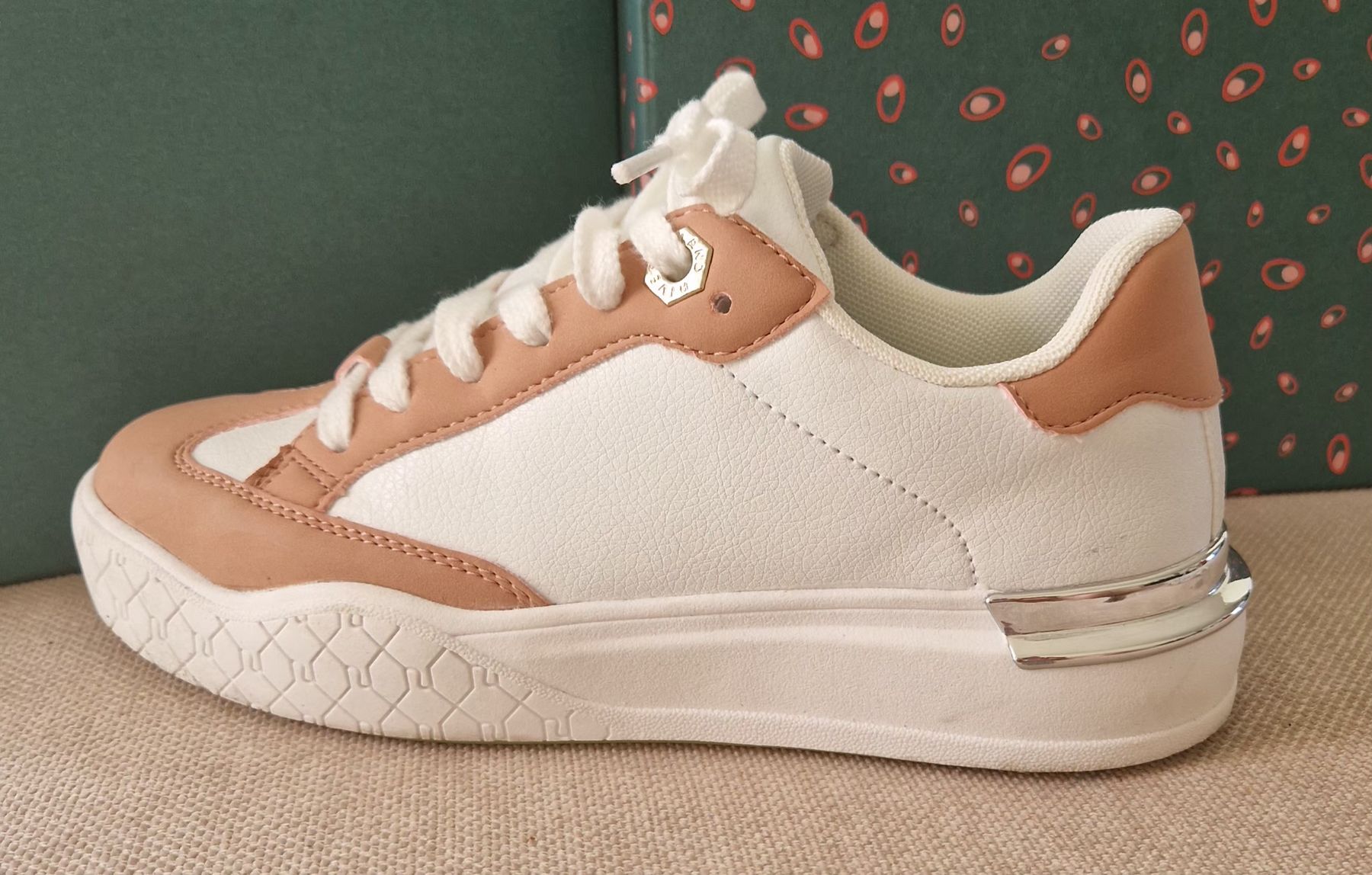 Schuhe für Mädchen: Original Sneakers von FUTURE 2,  Weiss/Rosé Gr.35 – Neu (gemäss Beschreibung) aus Appenzell von Top_Top 2