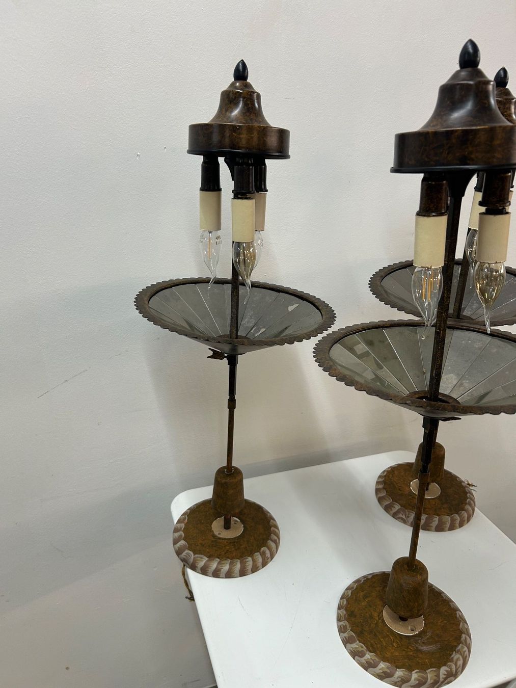 Lampade: 3 Colefax oder Vaughan Toleware Pendelleuchte 3-Flammig – Usato da Zürich venduto da Levelart 1
