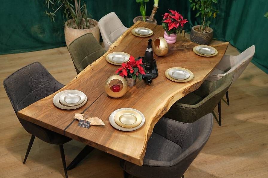 Tische: Einzigartig und Echt - Nussbaumtisch aus 1 Baumscheibe – Gebraucht aus Walchwil von Swissdesign_Haag 3