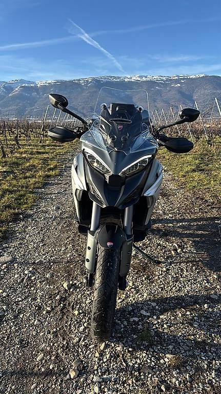 Touring: Multistrada V4s Travel & Radar  – Usato da Satigny venduto da z750 3
