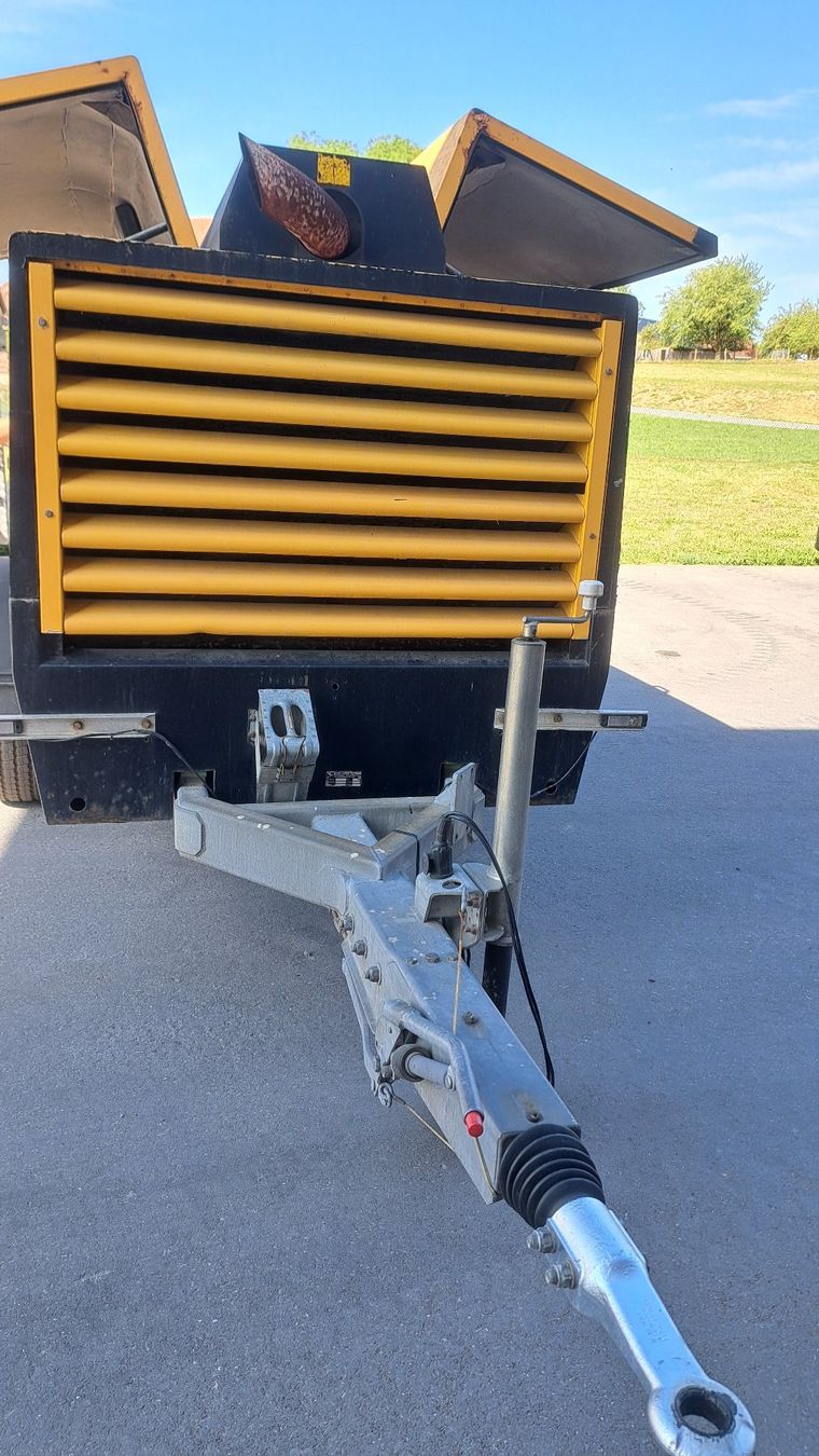 Atlas Copco Compressori: Baukompressor Atlas Copco XAMS 286 – Usato da Ballwil venduto da bohrmeister 4