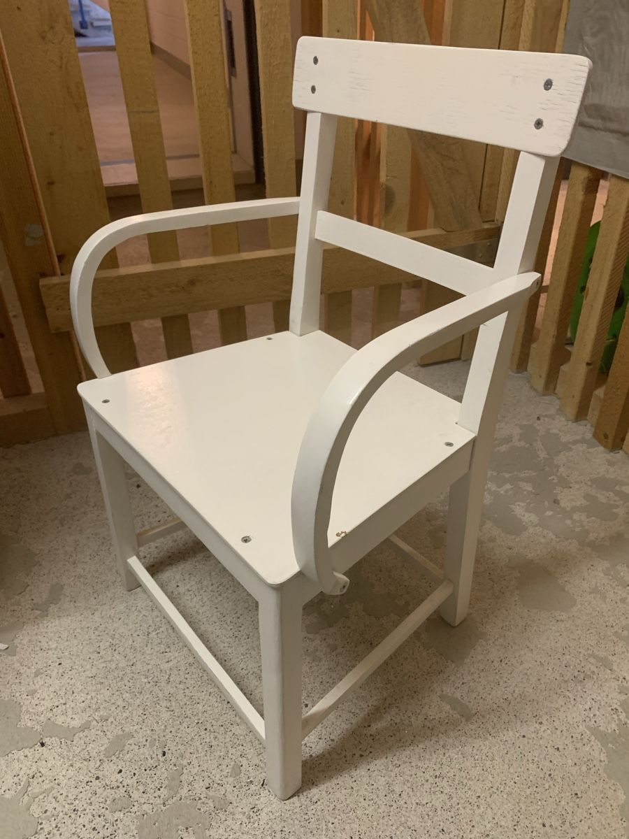 Chaises: Kinder Stühlchen, Holz – D'occasion à Bauma par Mia_10 1