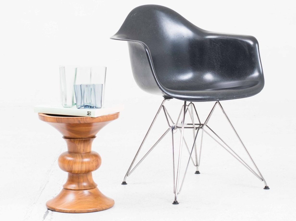 Vitra Sgabelli: Vitra Stool Modell B von Charles & Ray Eames – Usato da Zürich venduto da STUZH38