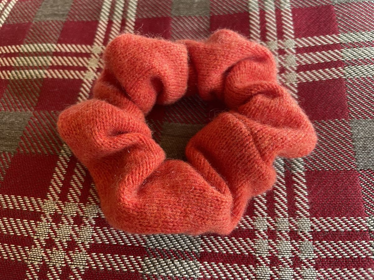 Accessori per capelli: Kaschmir Scrunchie Haargummi, Herbstfarbe Rostrot/Orange – Nuovo (secondo la descrizione) da Gockhausen venduto da lenibeni