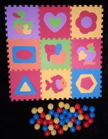 Bunte Spielmatte Puzzlematte Kinderteppich mit Bällen