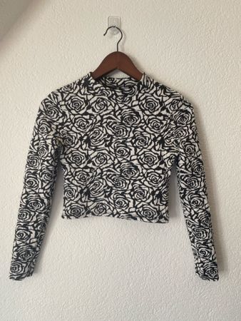 Bluse mit Rosenmuster von H&M Divided, Grösse S