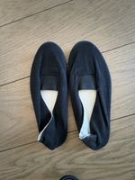 Chaussons noir taille 33 bon état