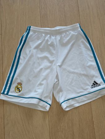 Real Madrid Academy Adidas Fussball Shorts, Gr. S, neuwertig