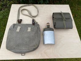 Schweizer Militär Brotsack, Feldflasche und Schuhputzzeug
