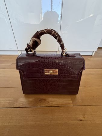 Handtasche dunkelrot Krokoprägung mit Trageriemen neu