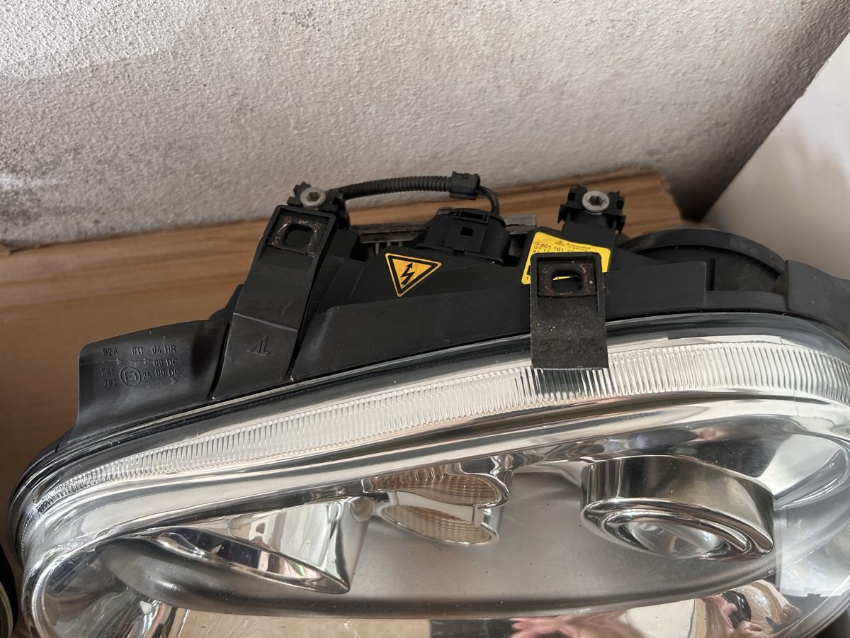 VW Fari: Phares VW Golf 4 – Usato da Fribourg venduto da rs19 4