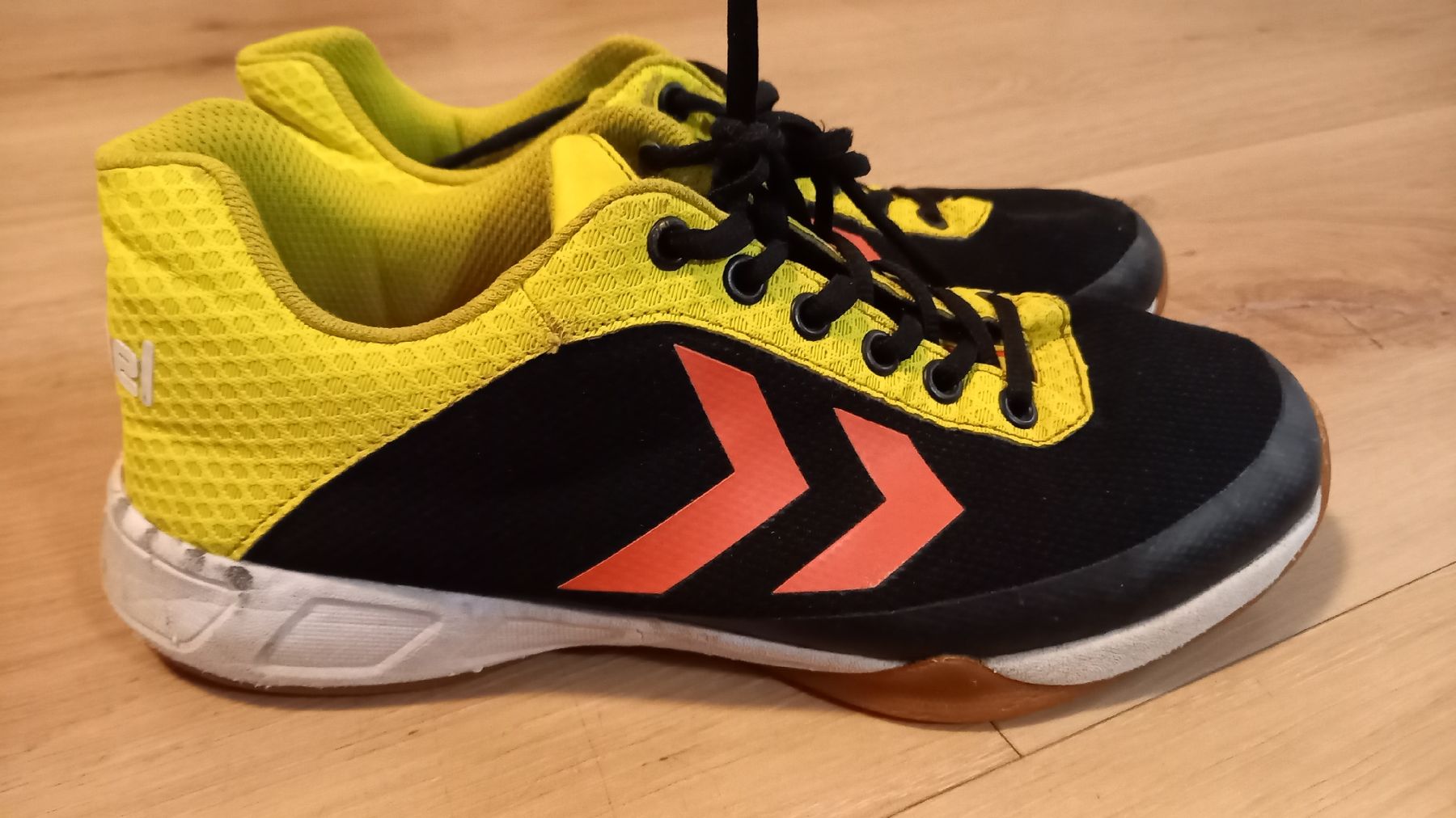 Hummel Scarpe da uomo: Hallenturnschuh von Hummel Gr.39,5 – Usato da Lützelflüh-Goldb venduto da Punktesammler 2