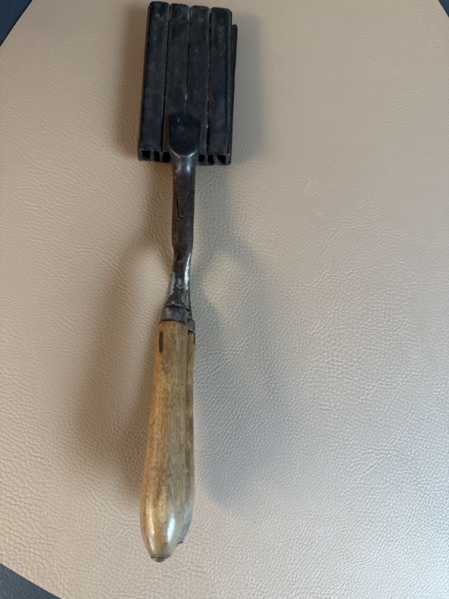 Altro per la cura dei capelli: Ondoliereisen  – Usato da Grenchen venduto da swiss.antiques 3