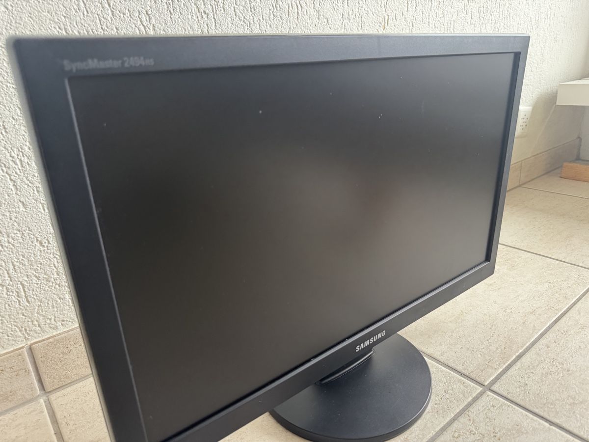 Samsung Monitore: Monitor Samsung SyncMaster 2494HS schwarz 24 Zoll – Gebraucht aus Nussbaumen AG von jan.exc 3