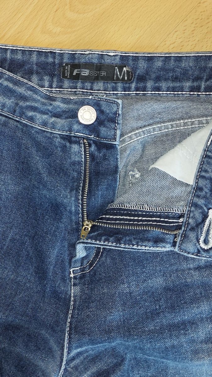 Jeans: Jeans cargot bleus taille M – Usato da Épalinges venduto da lola_vp_99 4