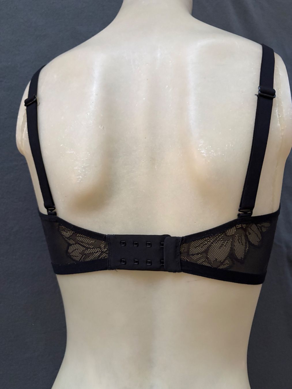 Triumph Altra biancheria intima: Triumpf Bügelloser BH gr 65 C-D – Usato da Niederbipp venduto da fashionfuchs 5
