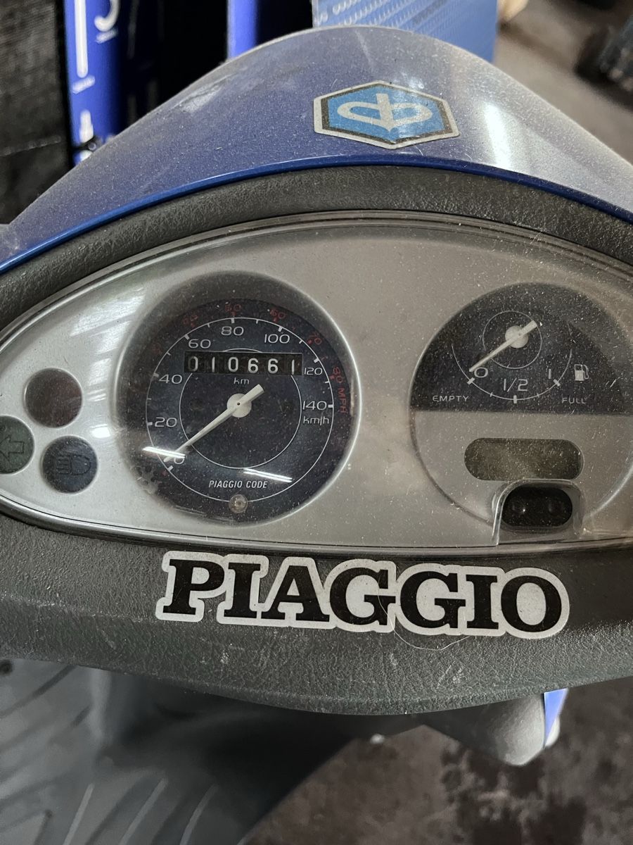 Strada: Piaggio Fly 125 Roller, Topcase, – Usato da Fahrwangen venduto da motorfreund 6