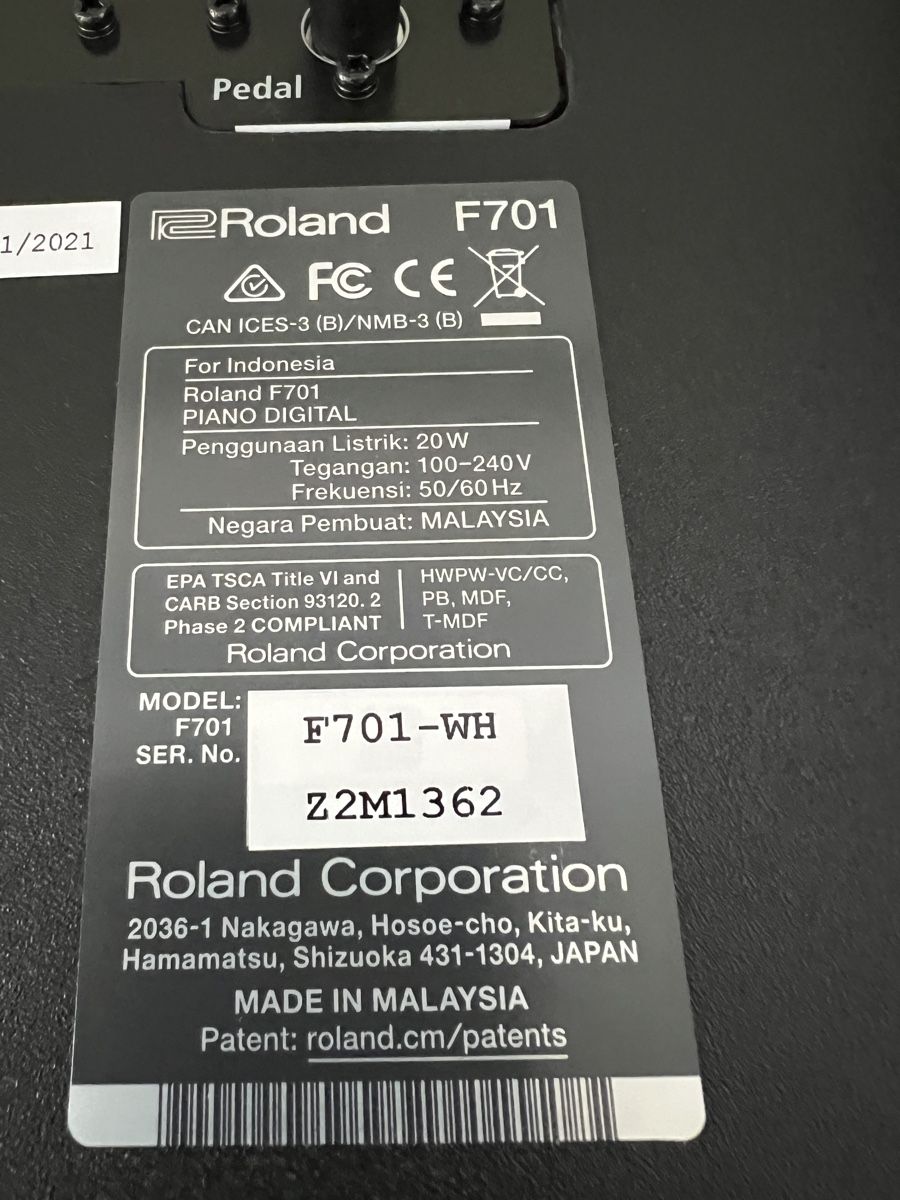 Roland Strumenti musicali: Roland F701 digital piano – Nuovo (secondo la descrizione) da Cadro venduto da Victoria88 4