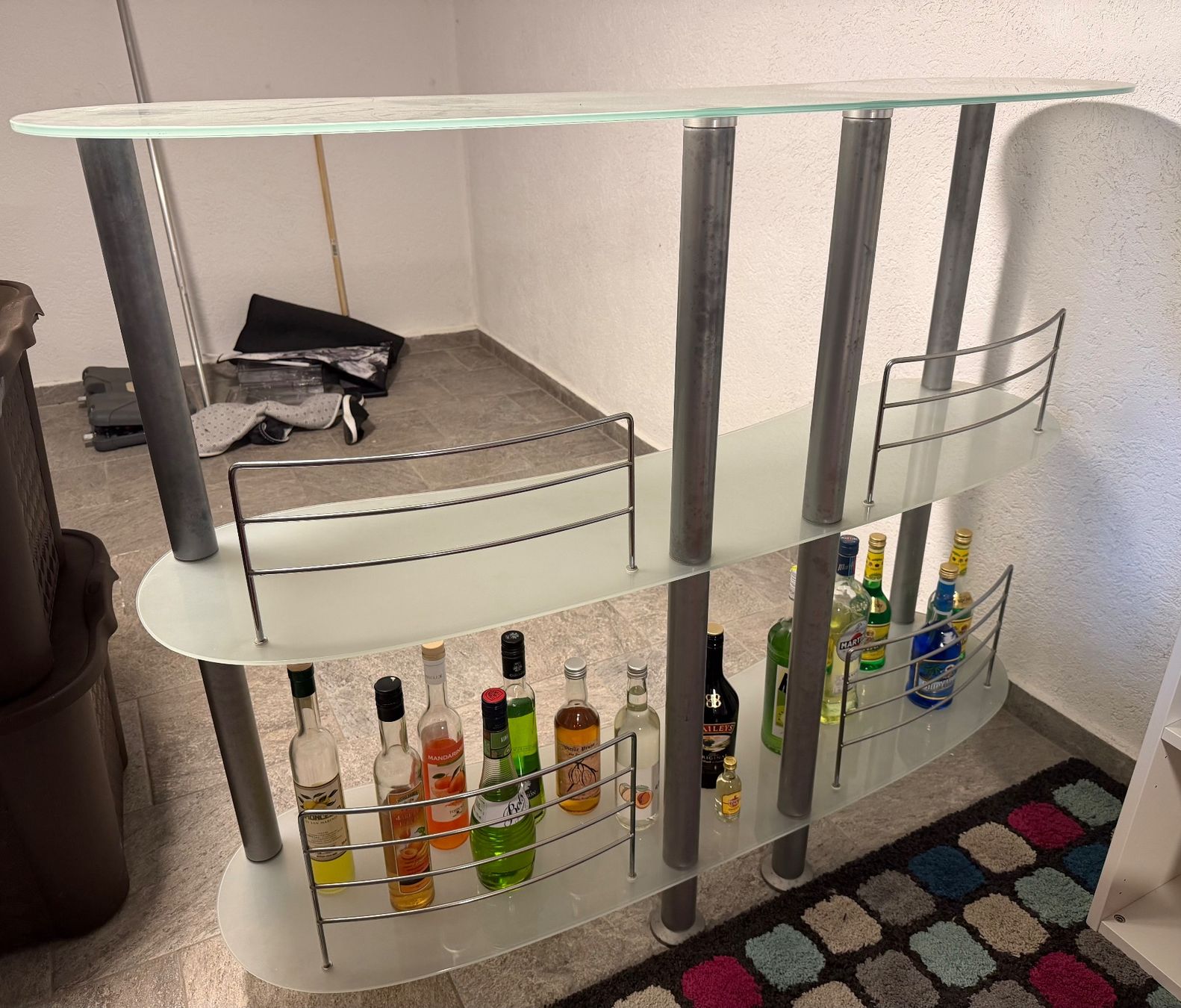 Equipement de magasin & Foires: Bartisch Glas Metall 3 Ablageflaeche – D'occasion à Deitingen par cor_7h7k