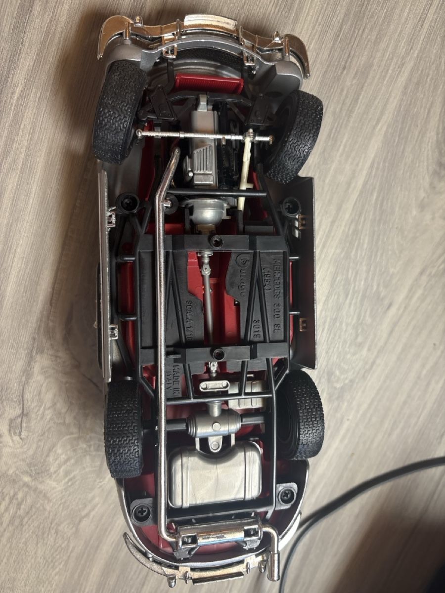 Mercedes-Benz Modellini d'auto: Mercedes Benz SL 300 1/18 – Usato da Schafisheim venduto da BrRa01 4
