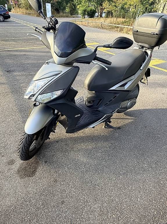 Kymco Scooters: Kymco agility 125 inkl. Topcase – Gebraucht aus Basel von Toprakbs
