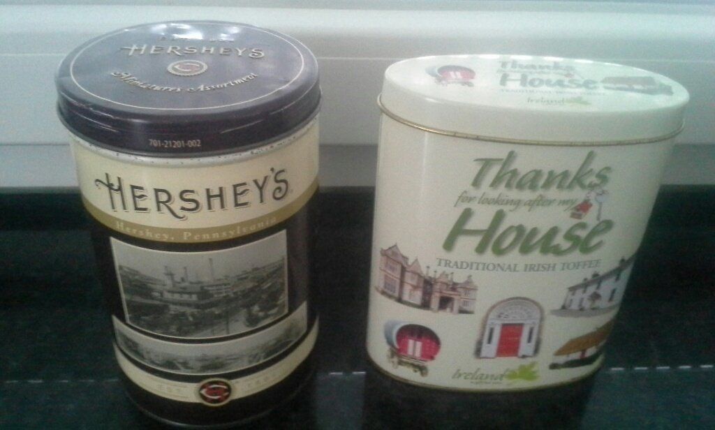 Barattoli: 2 boîtes métal HERSHEY'S + Irish Tofee – Usato da Le Mont-sur-Lausanne venduto da picachu1052
