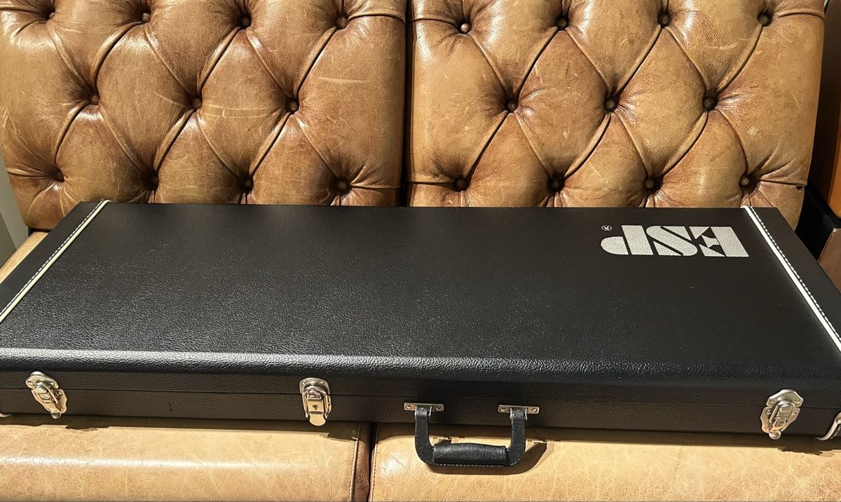 Esp Musikinstrumente: ESP Eclipse Mystic Black Japan – Neu (gemäss Beschreibung) aus Bergdietikon von SoundFactory 8