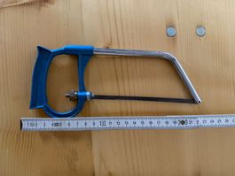 Metallsäge blau Metallgestell mit Sägeblatt gebraucht
